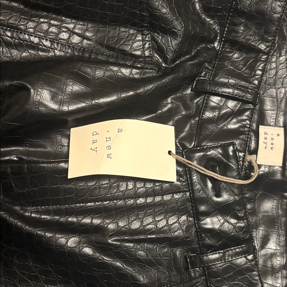 Women's Relaxed High Rise Ankle 27" Faux Croc Leather Pants